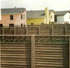 wood-effect-conrete-walling-with-trellis-top-229x300